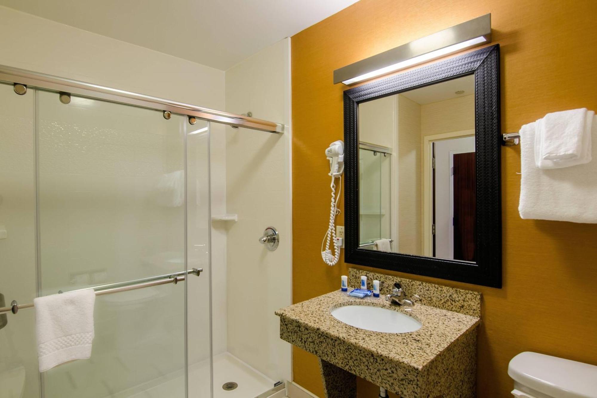 Fairfield Inn And Suites By Marriott Potomac Mills Γούντμπριτζ Εξωτερικό φωτογραφία