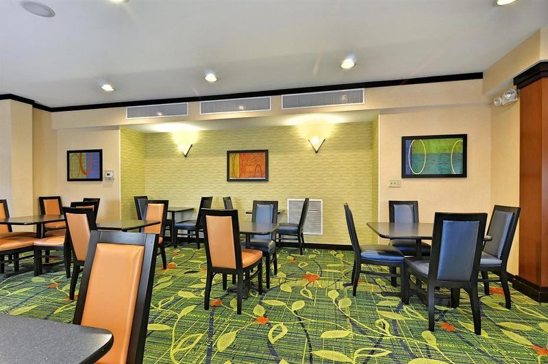 Fairfield Inn And Suites By Marriott Potomac Mills Γούντμπριτζ Εξωτερικό φωτογραφία