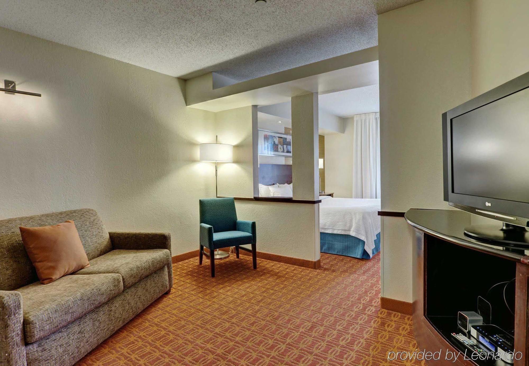 Fairfield Inn And Suites By Marriott Potomac Mills Γούντμπριτζ Εξωτερικό φωτογραφία