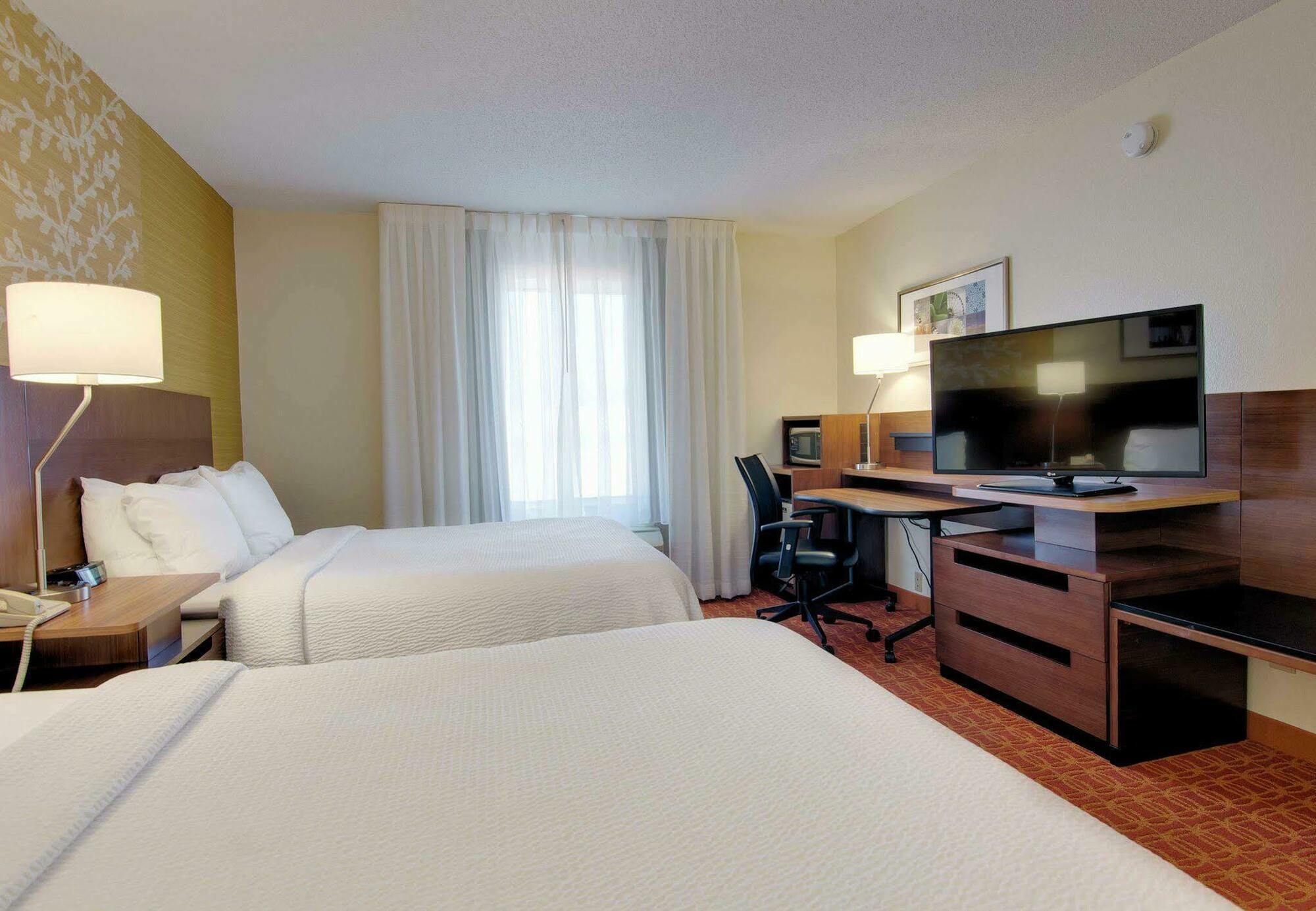 Fairfield Inn And Suites By Marriott Potomac Mills Γούντμπριτζ Εξωτερικό φωτογραφία